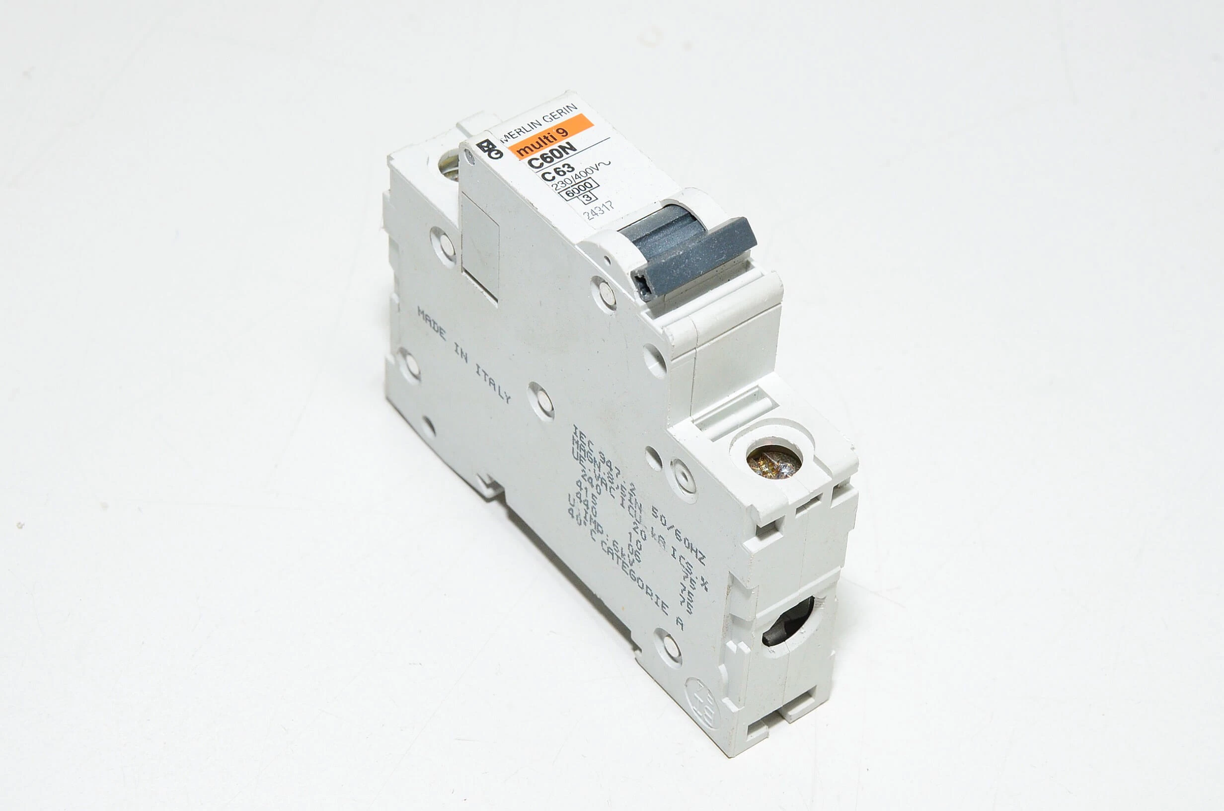 Автоматичен прекъсвач Schneider Electric Multi9 C60N 1P 63A  C
